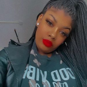 Meet your Posher, Iesha